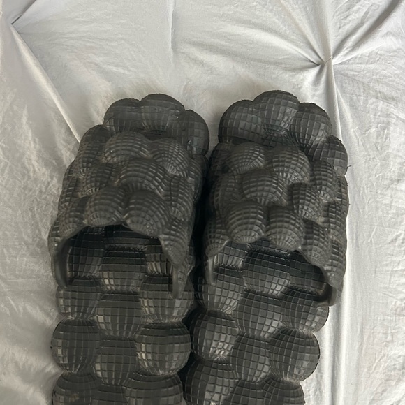 Amazon Kids Black Bubble Slides - Picture 2 of 3